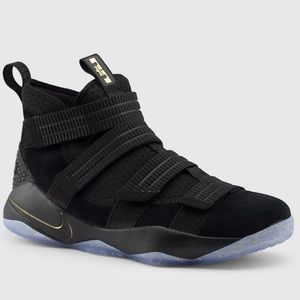 Nike LeBron Soldier XI Sneakers